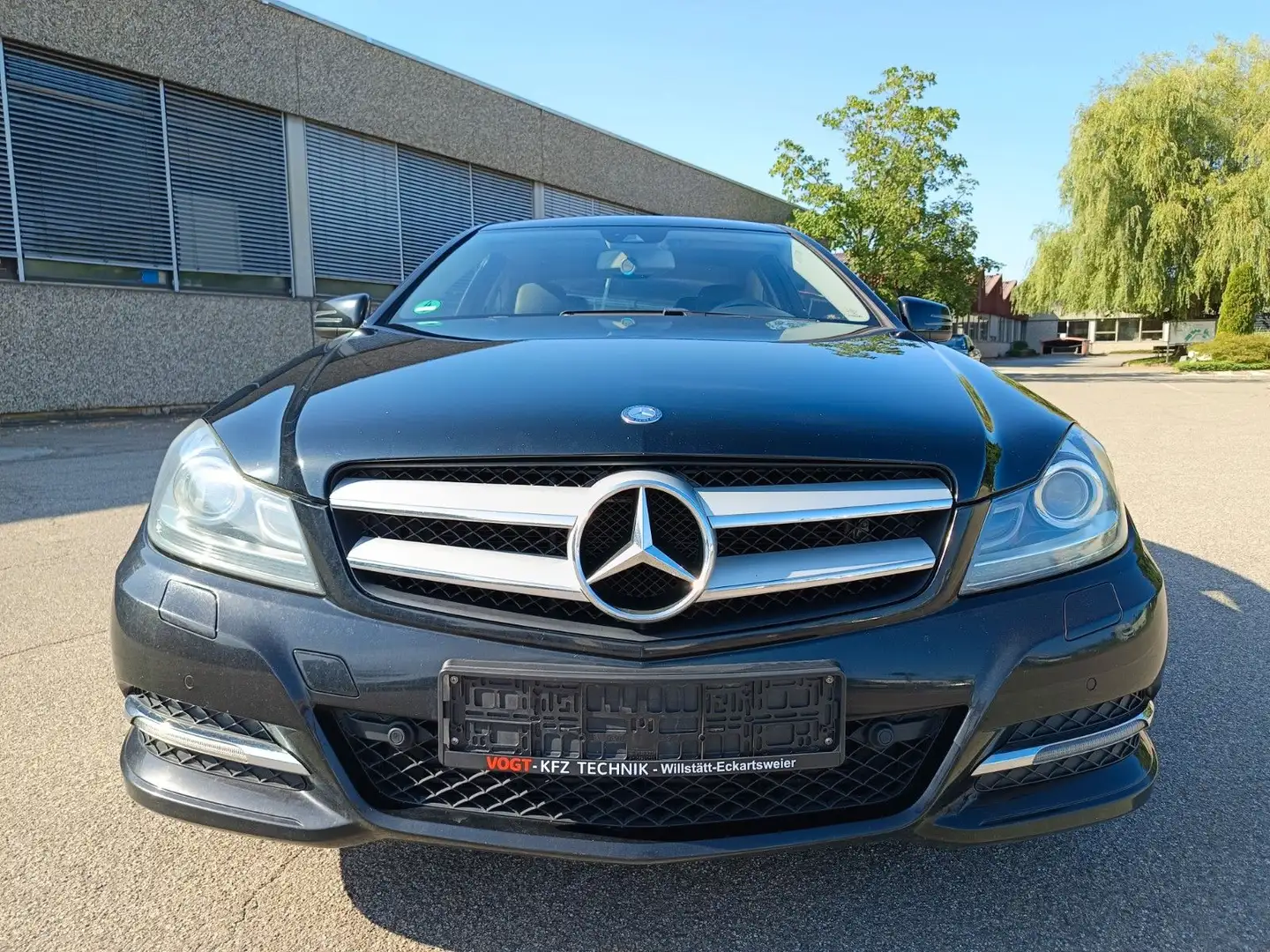 Mercedes-Benz C 250 C -Klasse Coupe C 250 CGI BlueEfficiency Schwarz - 2