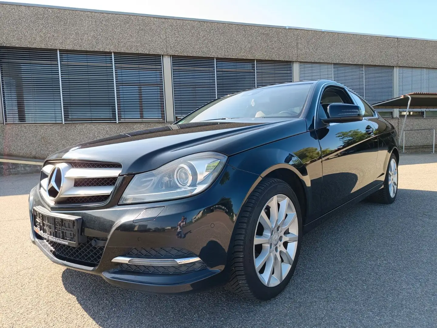 Mercedes-Benz C 250 C -Klasse Coupe C 250 CGI BlueEfficiency Schwarz - 1