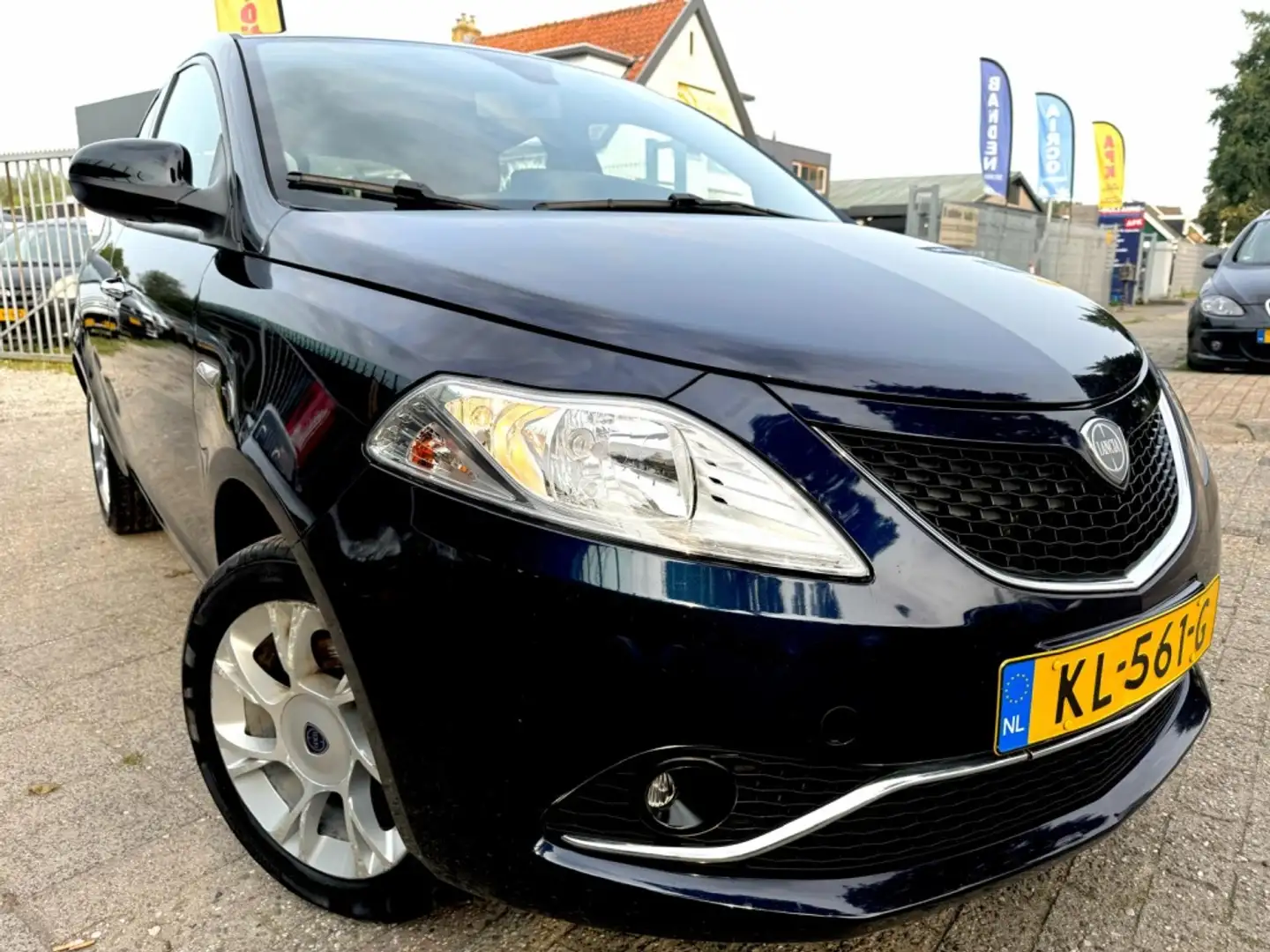 Lancia Ypsilon AUTOMAAT 0.9 TA Opening Ed. Albastru - 1