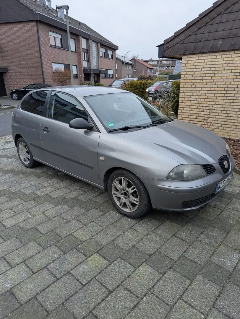SEAT Ibiza Reference Gris - 2