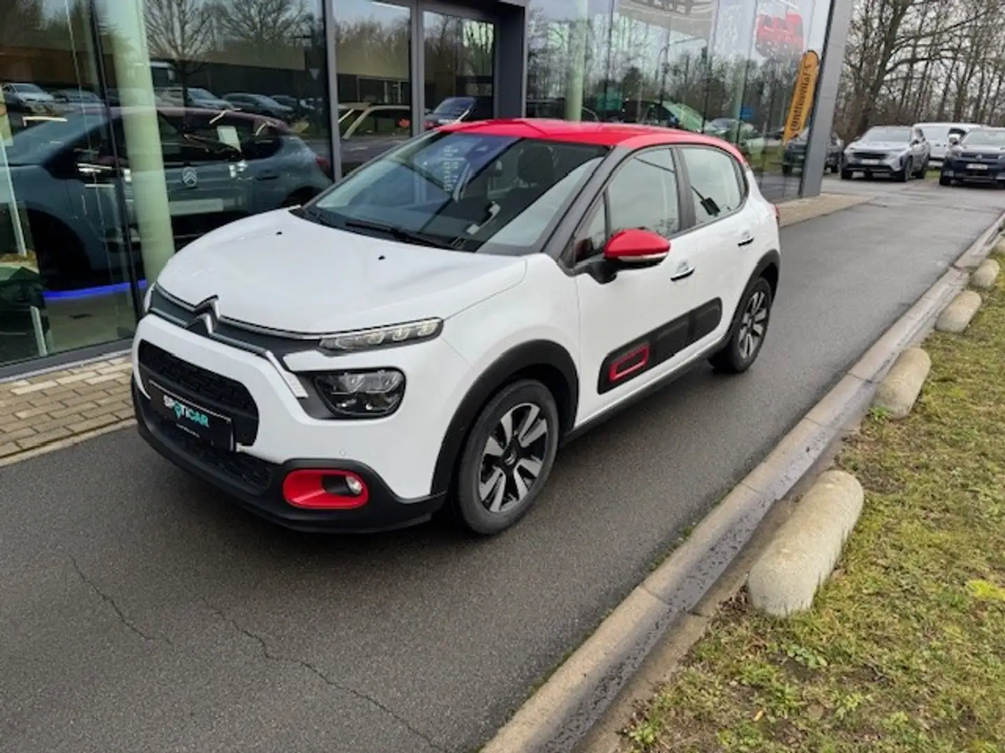 Citroen C3 C3 1.2i PureTech Shine Blanc - 2