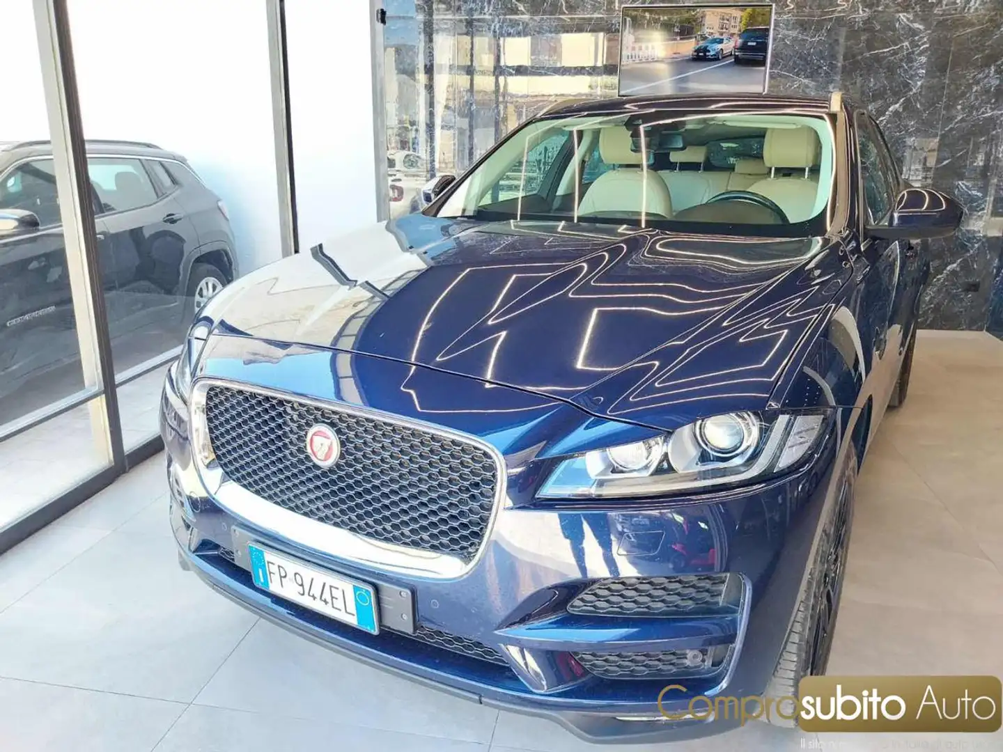 Jaguar F-Pace 2.0 D 180 CV aut. Prestige Blu/Azzurro - 2