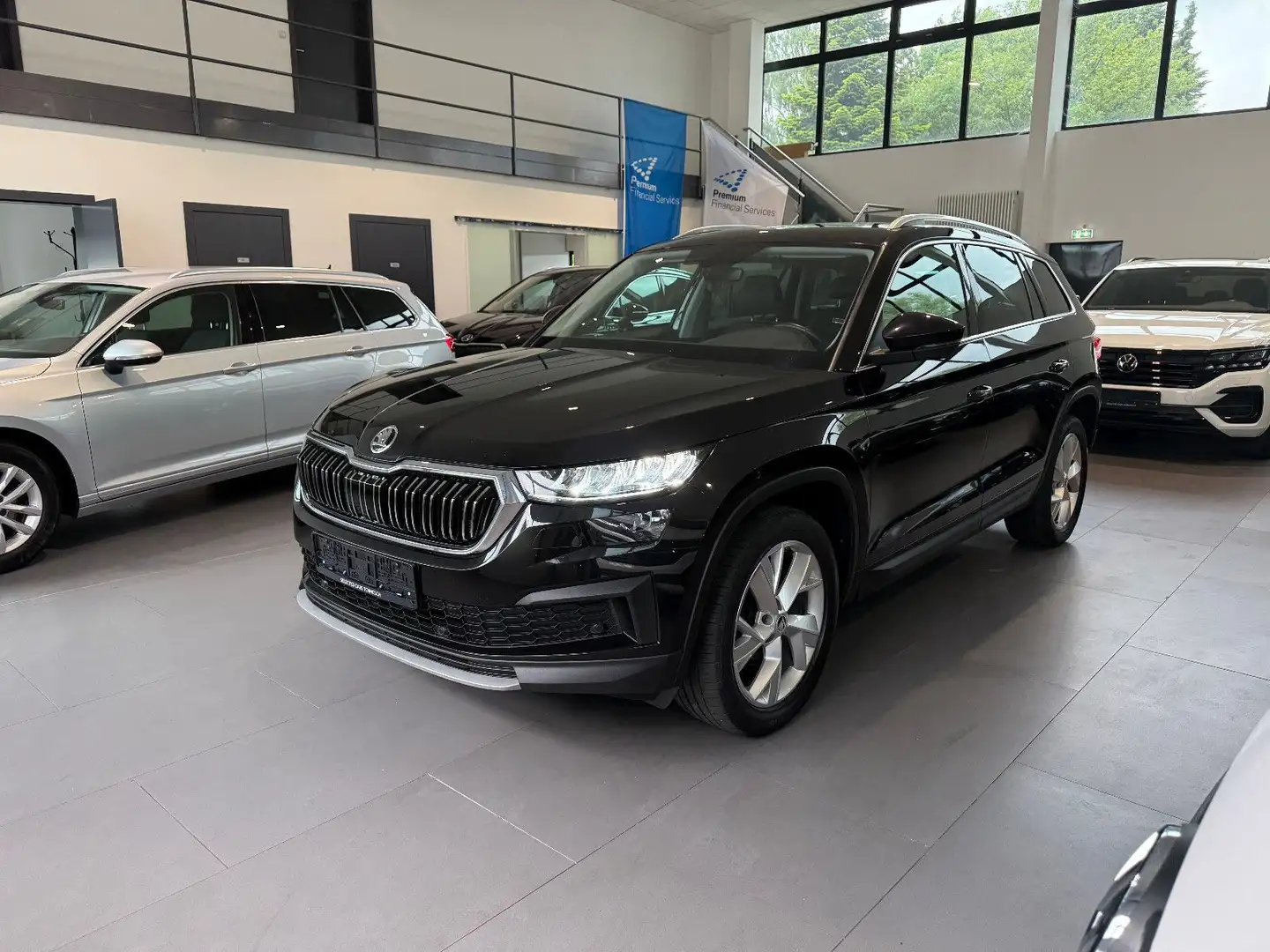 Skoda Kodiaq Style 1.5 TSI ACT DSG AID/ACC/LED/KEY/AHK Schwarz - 1