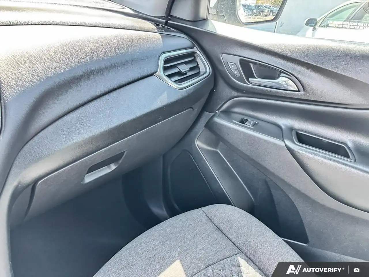 Chevrolet Equinox снимка Chevrolet Equinox