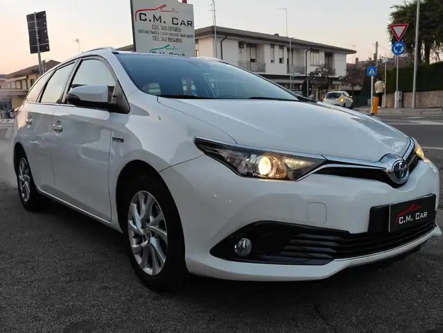 Toyota Auris 1.8h Active cvt