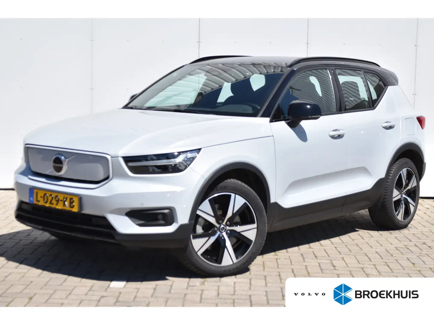 Volvo XC40 P8 AWD R-Design | BLIS | Lane Assist | Google | Grigio - 1