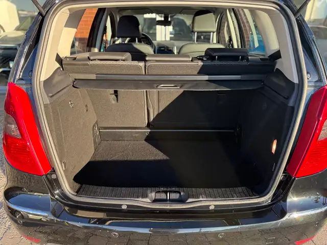 Mercedes-Benz A view 15
