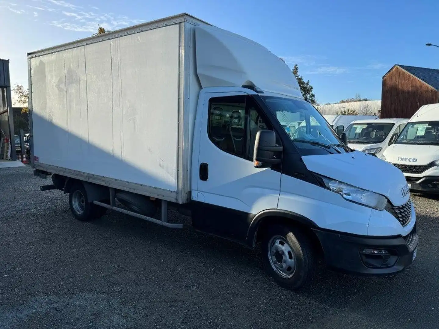 Iveco Daily CHASSIS 20m3 hayon roue jumelée 2.3 160 cv BVM6 Blanc - 2