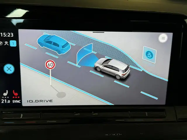 Volkswagen Golf view 23