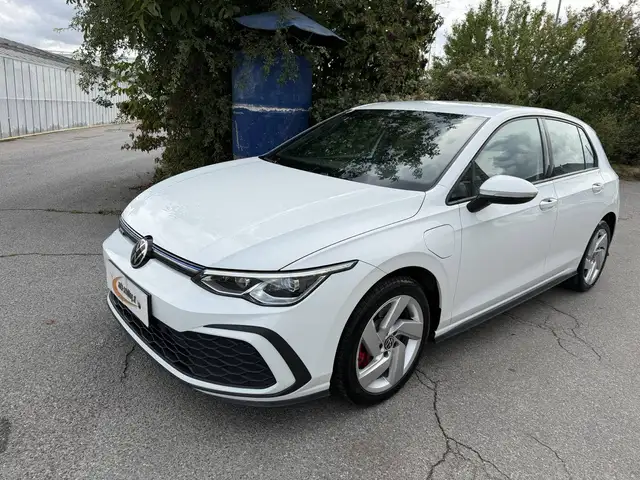 Volkswagen Golf view 4