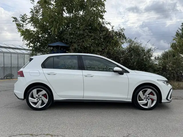 Volkswagen Golf view 2