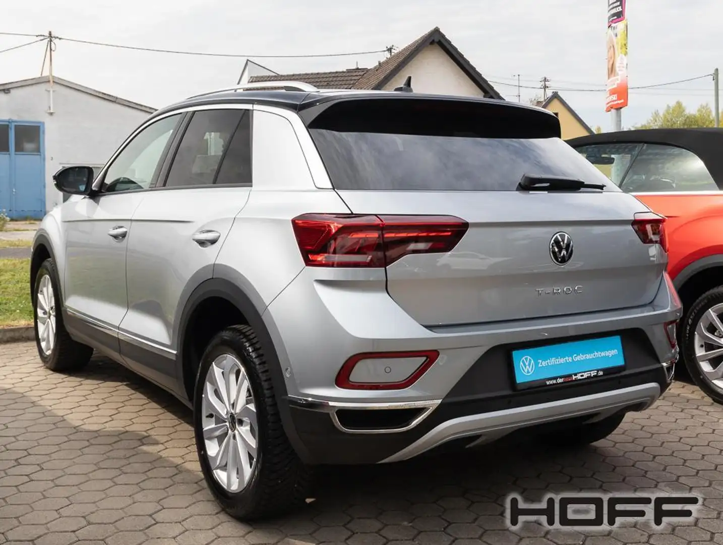 Volkswagen T-Roc Style 1.5 TSI DSG Navi AHK LED Sitzheizung Einpark Silber - 2