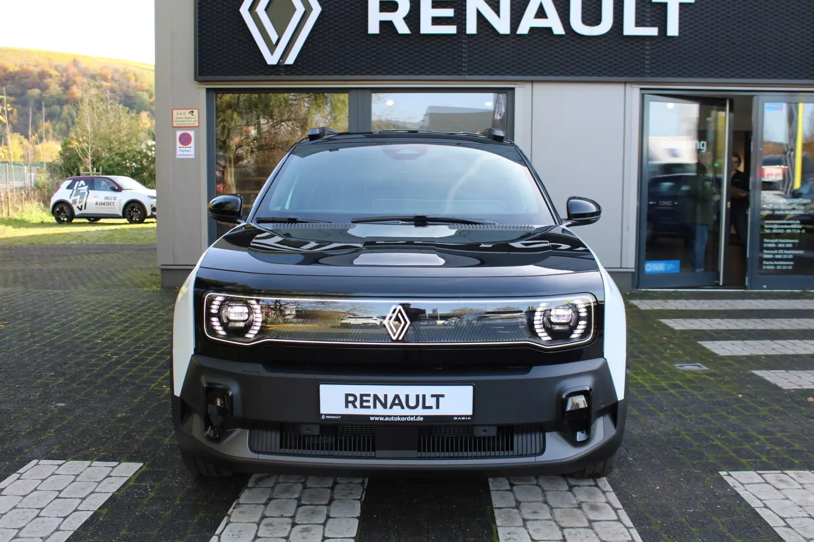 Renault R 4 E-Tech Iconic 150 Comfort Range Weiß - 2