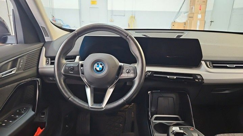 BMW iX1 30 xDrive INNO*PREMIUM*AHK*WIDE*HEADUP*HIFI — photo 4