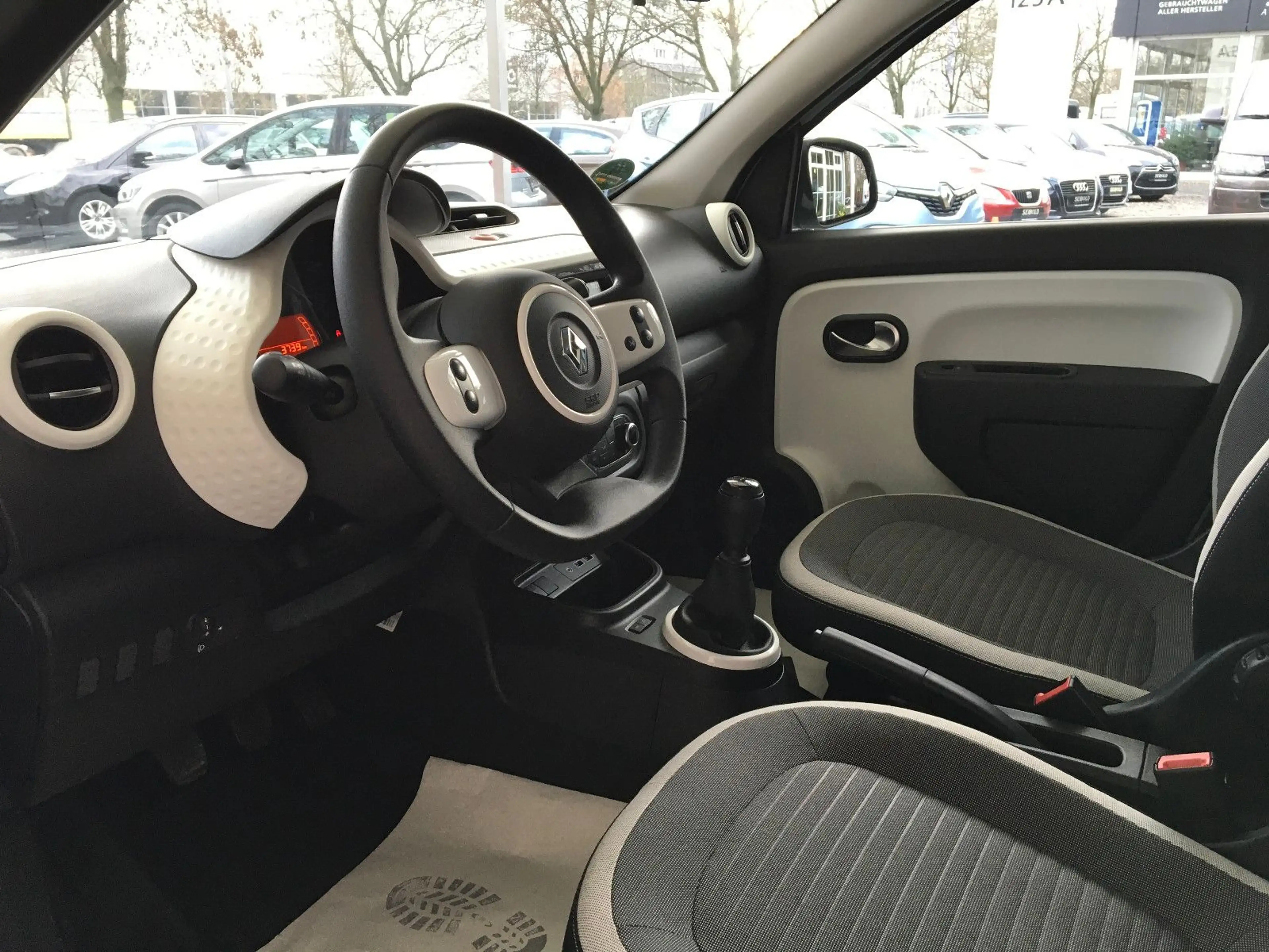 Renault Twingo 1.0 Equilibre/1.H/3TKM/Klimatr/Temp/DAB — photo 11
