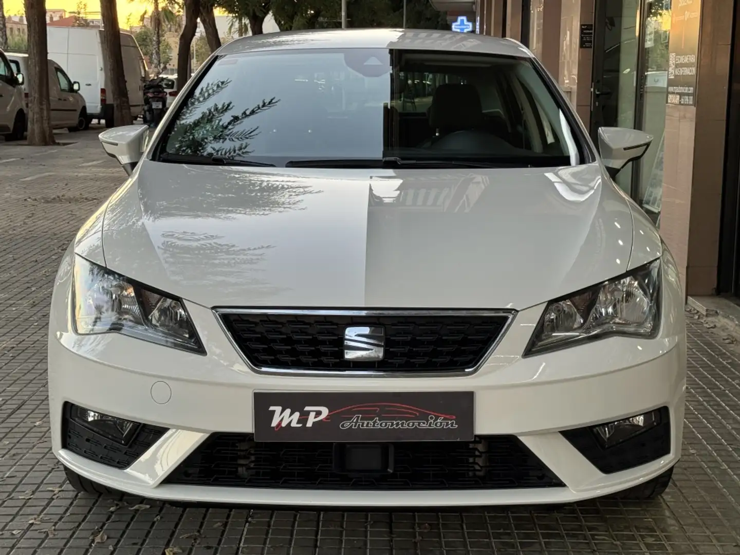 SEAT Leon 1.5 EcoTSI S&S Style 130 Weiß - 2