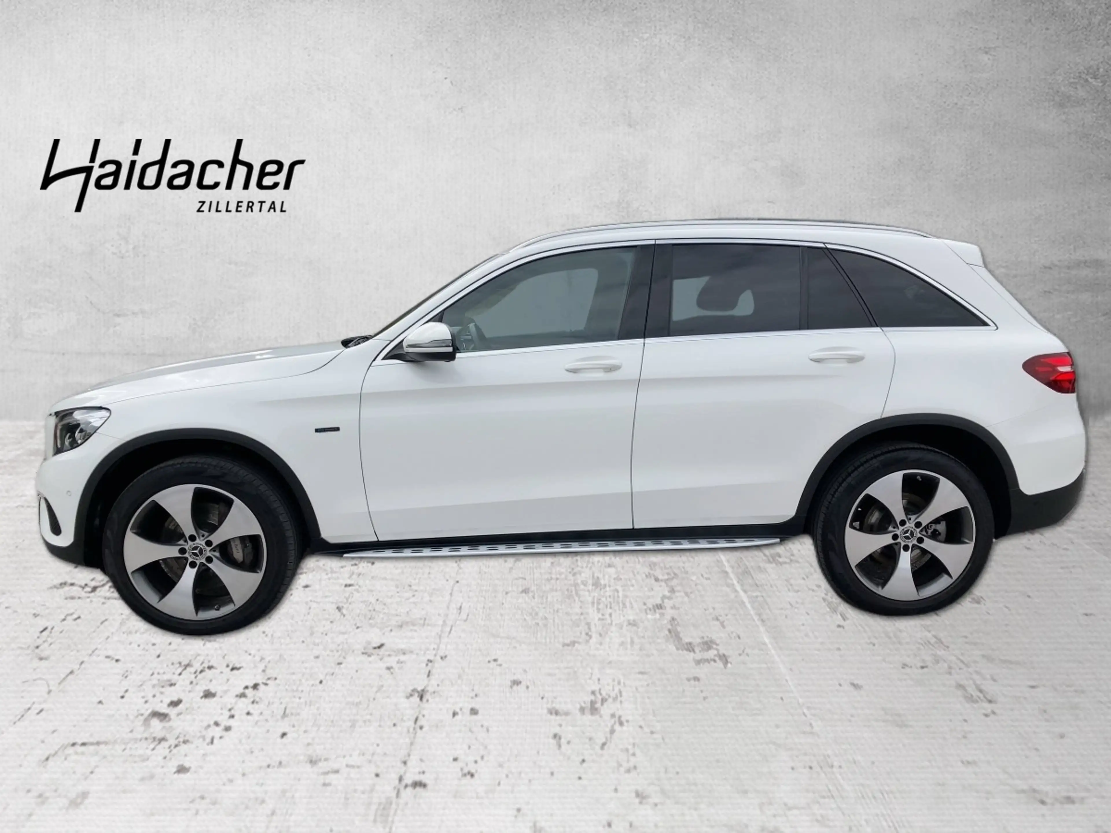 Mercedes-Benz GLC 350 e 4MATIC RKam PTS Shz Ambi LED Klima — photo 4