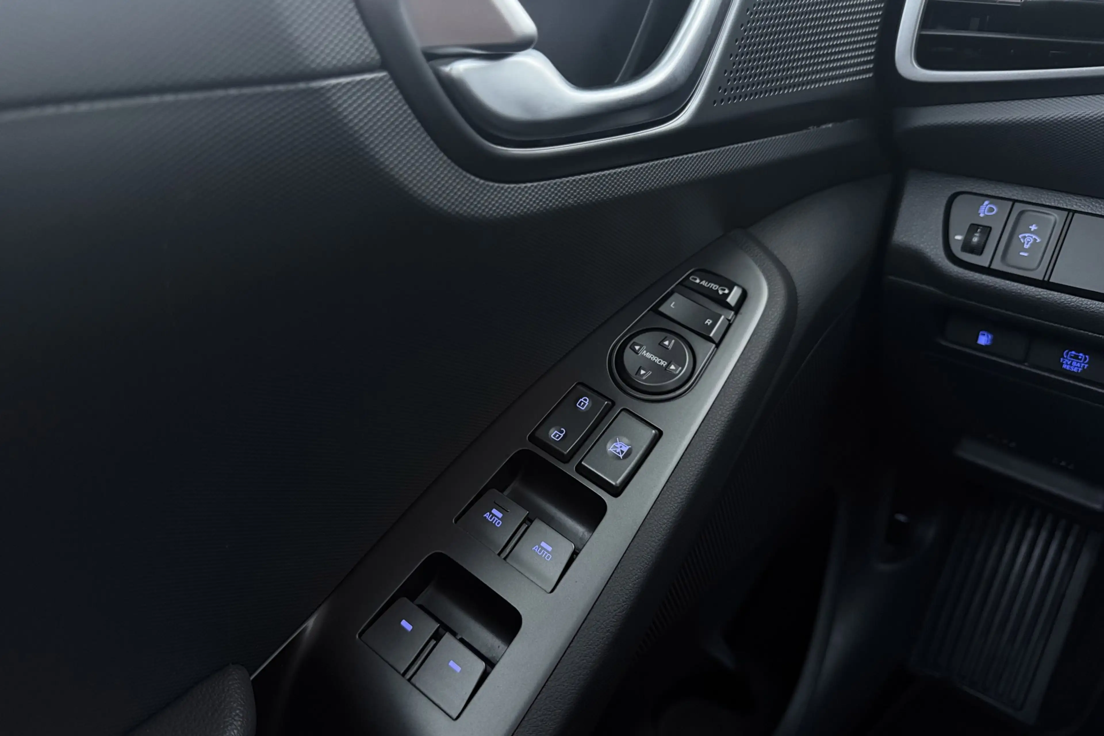 Hyundai IONIQ 1.6 GDi Comfort - Plus | Trekhaak | Org NL | Adap. — photo 32