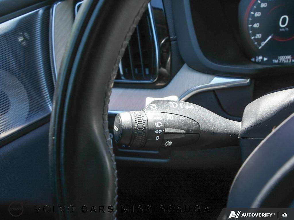 2021 Volvo XC60 Inscription Plug-In Hybrid thumb 16
