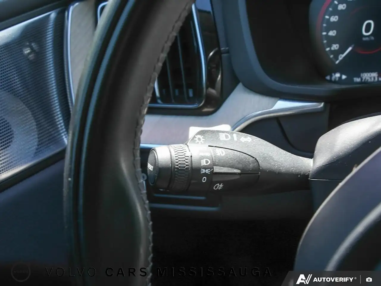 Volvo XC60 снимка Volvo XC60