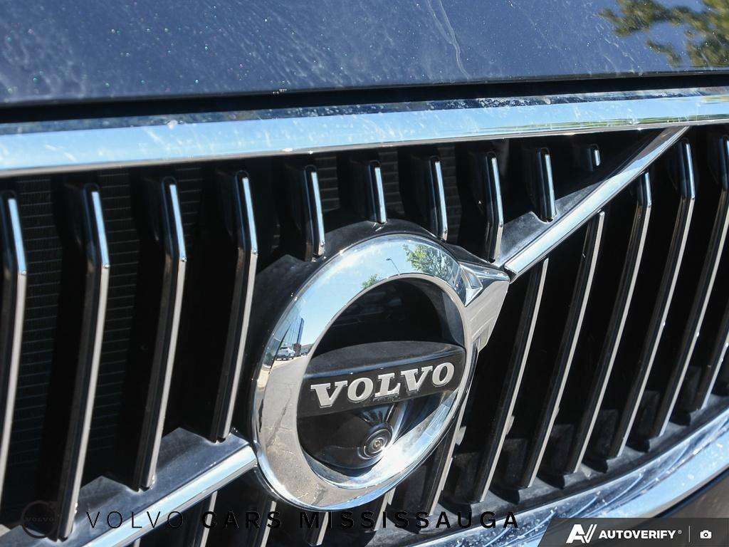 2021 Volvo XC60 Inscription Plug-In Hybrid thumb 9