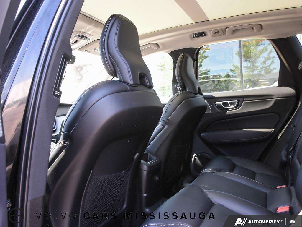 2021 Volvo XC60 Inscription Plug-In Hybrid thumb 24