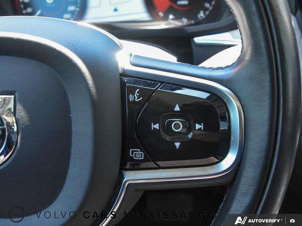 2021 Volvo XC60 Inscription Plug-In Hybrid thumb 18