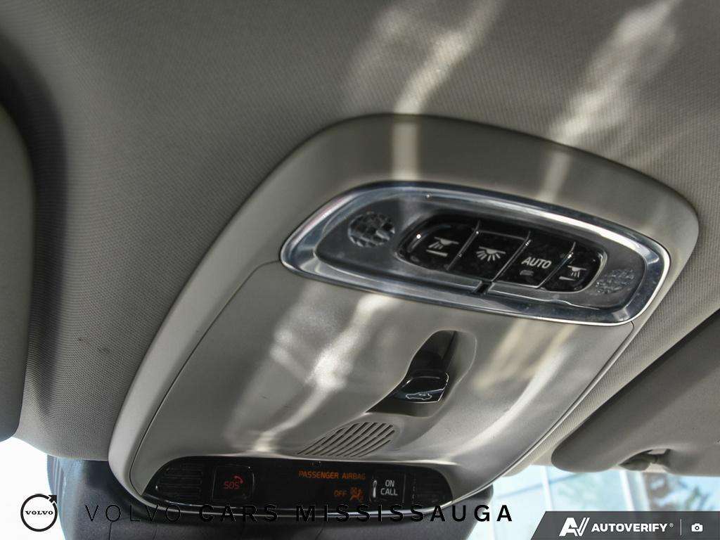 2021 Volvo XC60 Inscription Plug-In Hybrid thumb 22