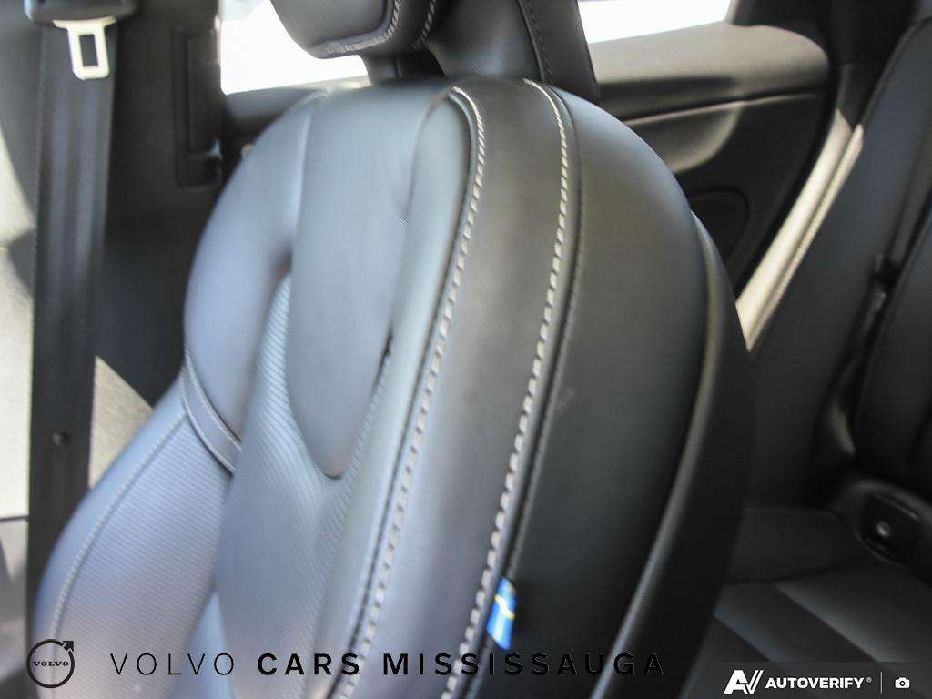 2021 Volvo XC60 Inscription Plug-In Hybrid thumb 23