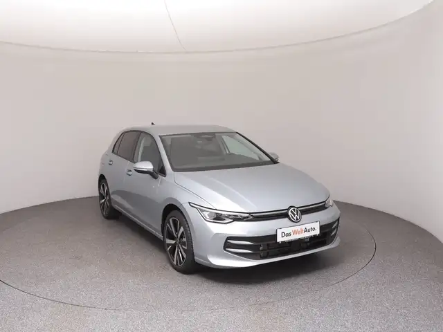 Volkswagen Golf view 2