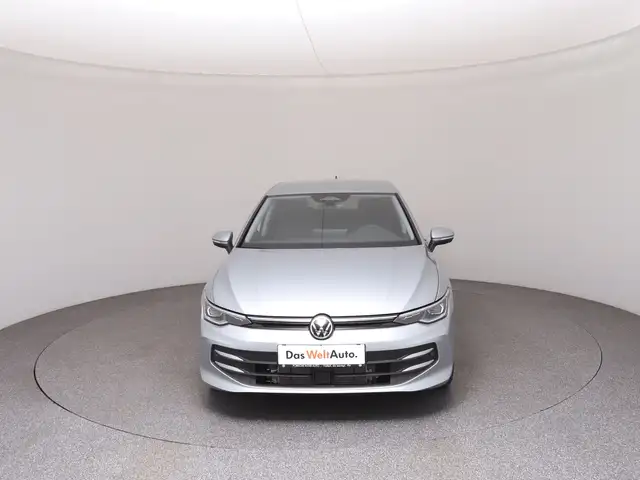 Volkswagen Golf view 3