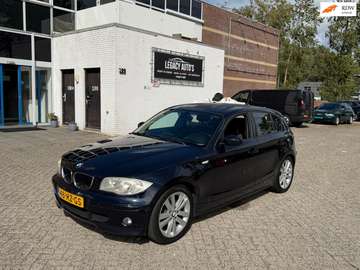 1-serie 120i Anniversary - LEER - RIJDT EN SCHAKEL
