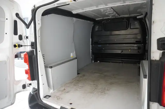 Opel Vivaro view 14