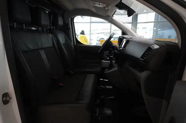 Opel Vivaro view 9