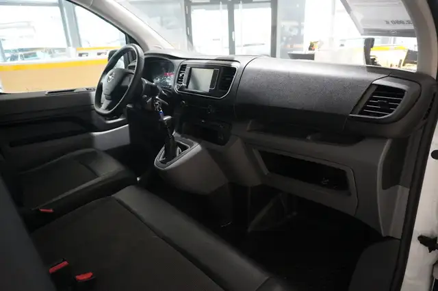 Opel Vivaro view 8
