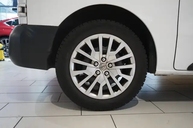 Opel Vivaro view 5