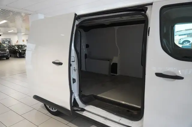 Opel Vivaro view 6