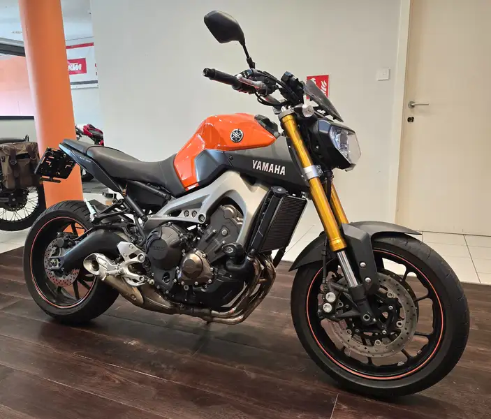 Yamaha MT-09 - foto 2