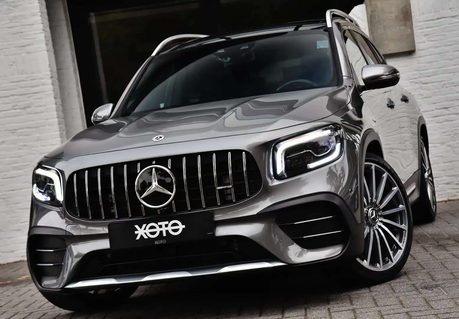 Mercedes-Benz GLB 35 AMG DCT 8G AMG  *** HEAD UP / PANO / TREKHAAK *** Gris - 1