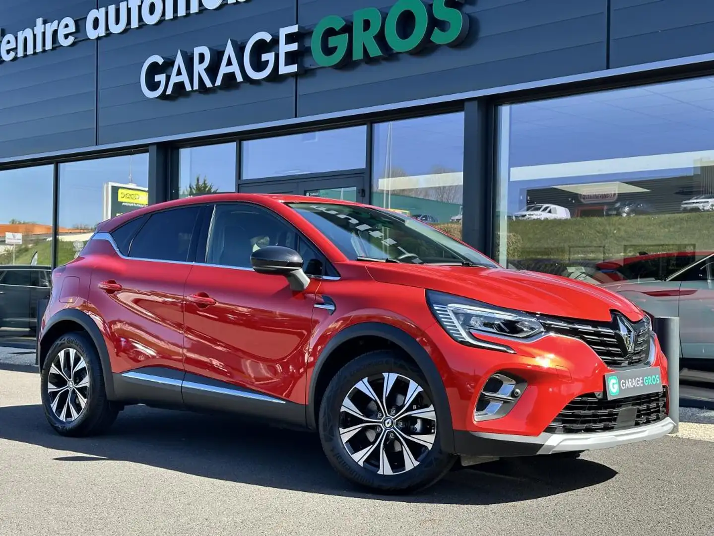 Renault Captur TCe 90 Techno Rouge - 1