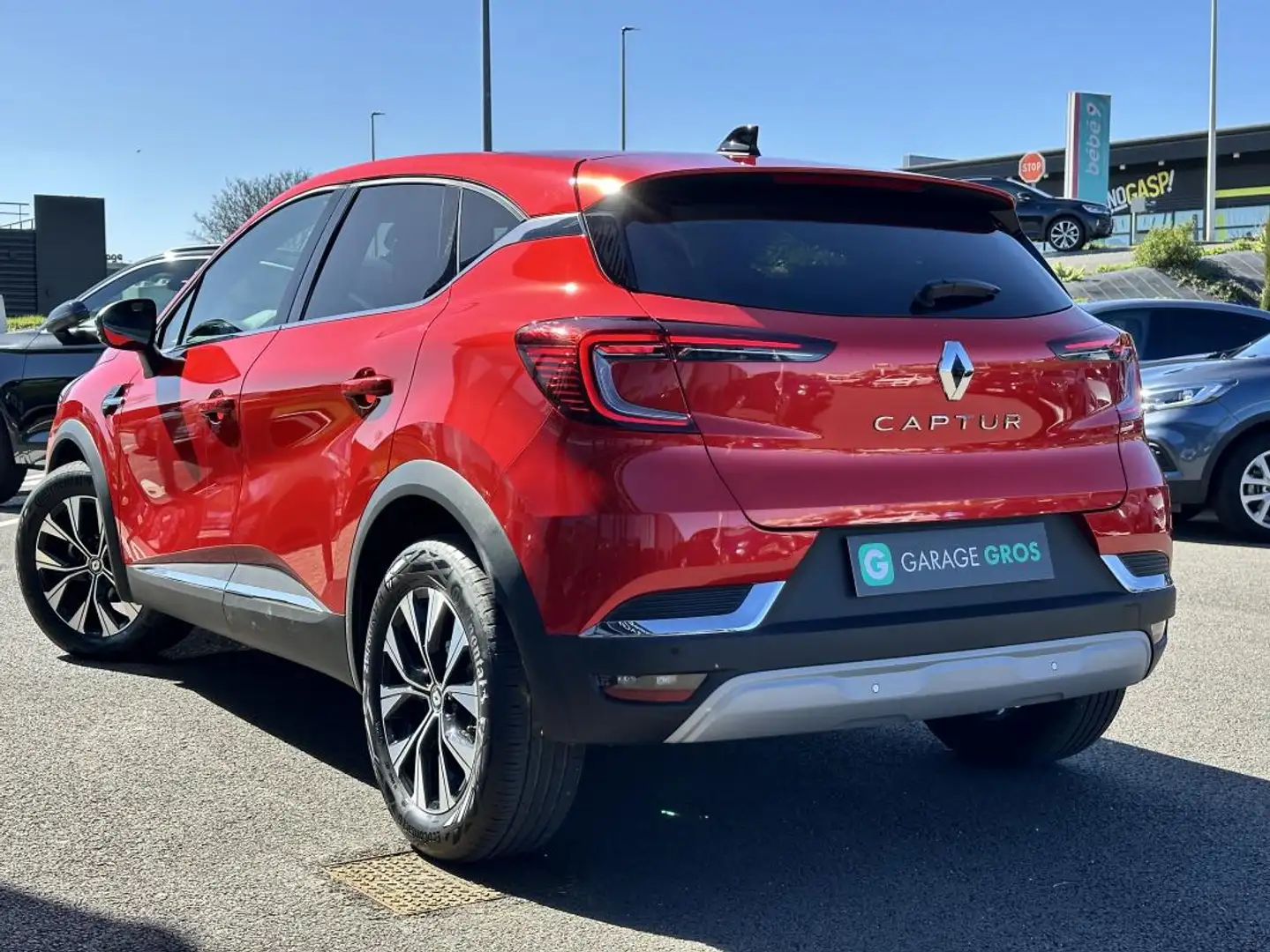 Renault Captur TCe 90 Techno Rouge - 2