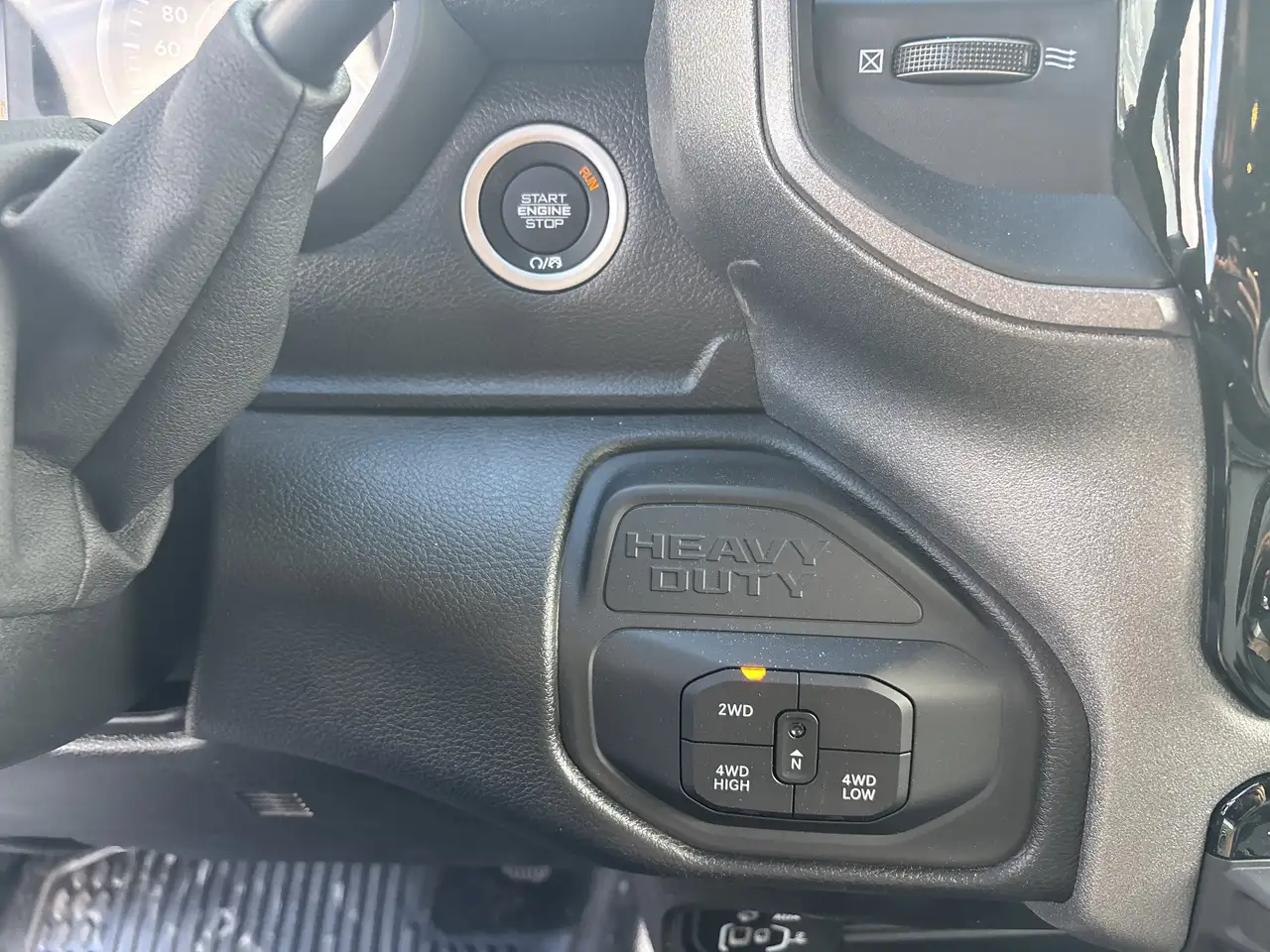 RAM 3500 снимка RAM 3500