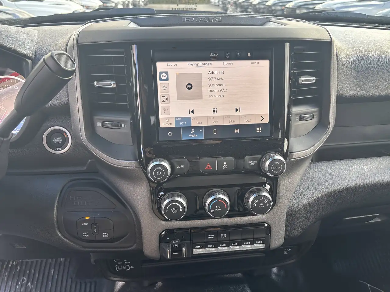 RAM 3500 снимка RAM 3500
