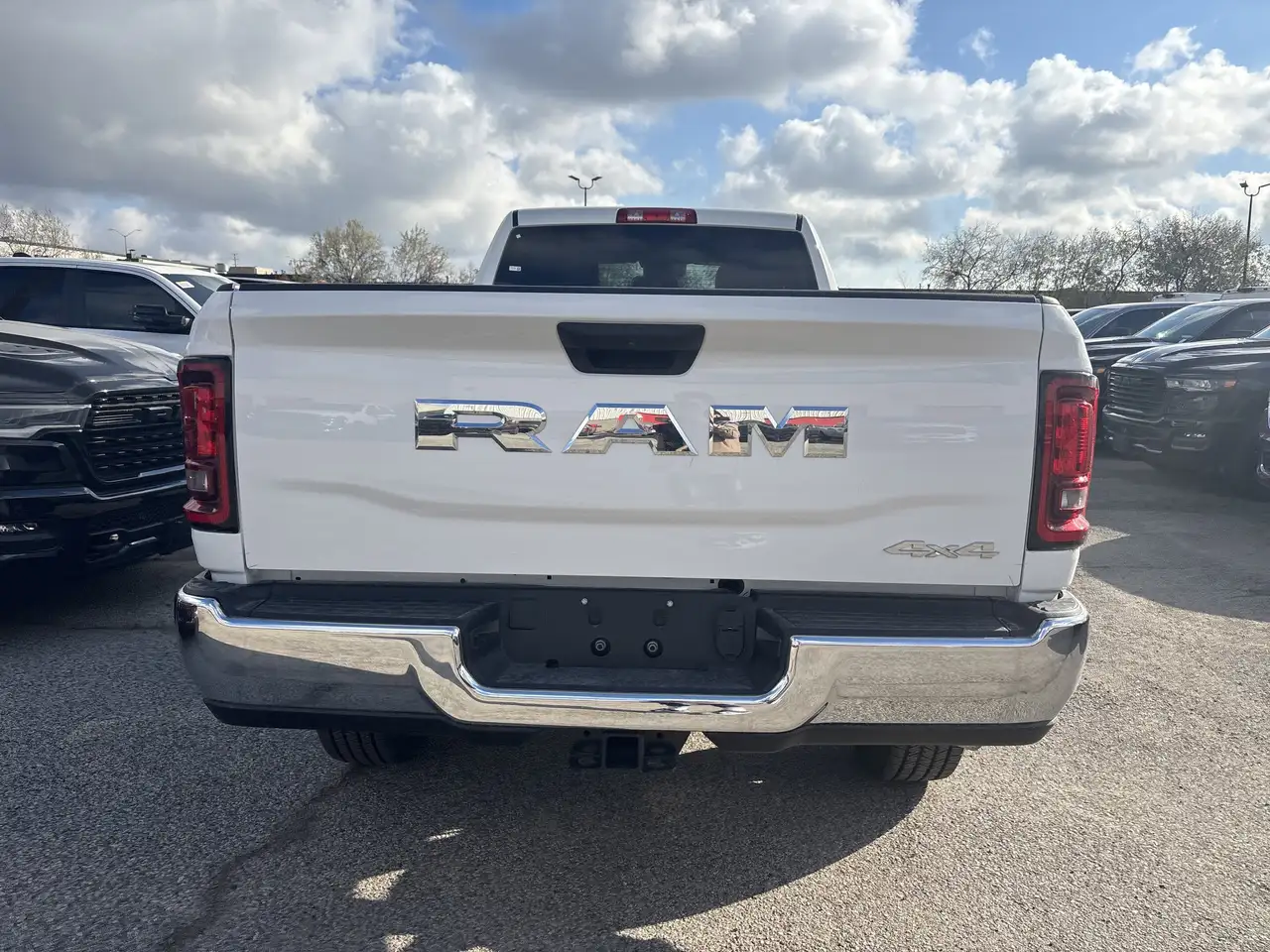RAM 3500 снимка RAM 3500