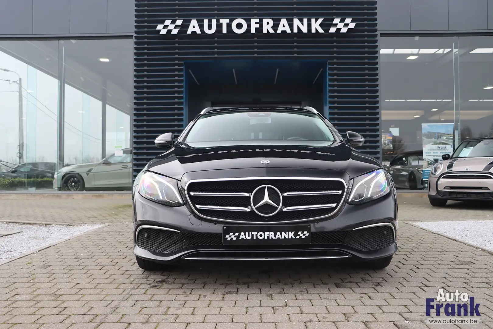 Mercedes-Benz E 200 D / ADVANTGARDE / CAMERA / APPLE + ANDROID / LED Noir - 2