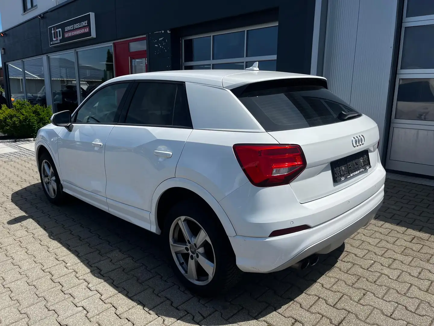 Audi Q2 1.4 TFSI Sport Keyless Navi Sitzheizung PDC White - 2