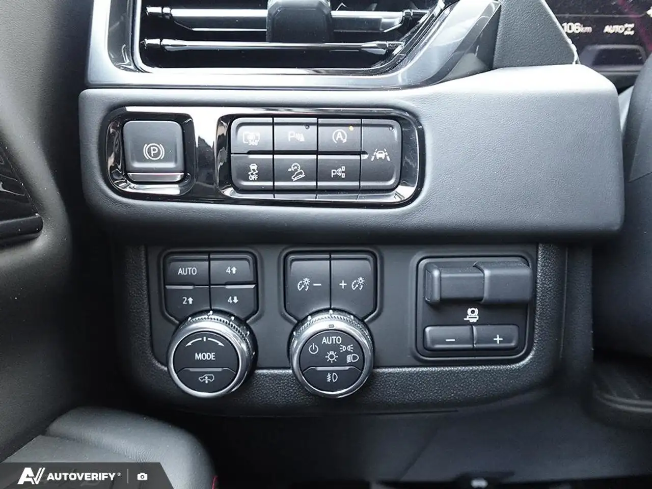 GMC Yukon снимка GMC Yukon