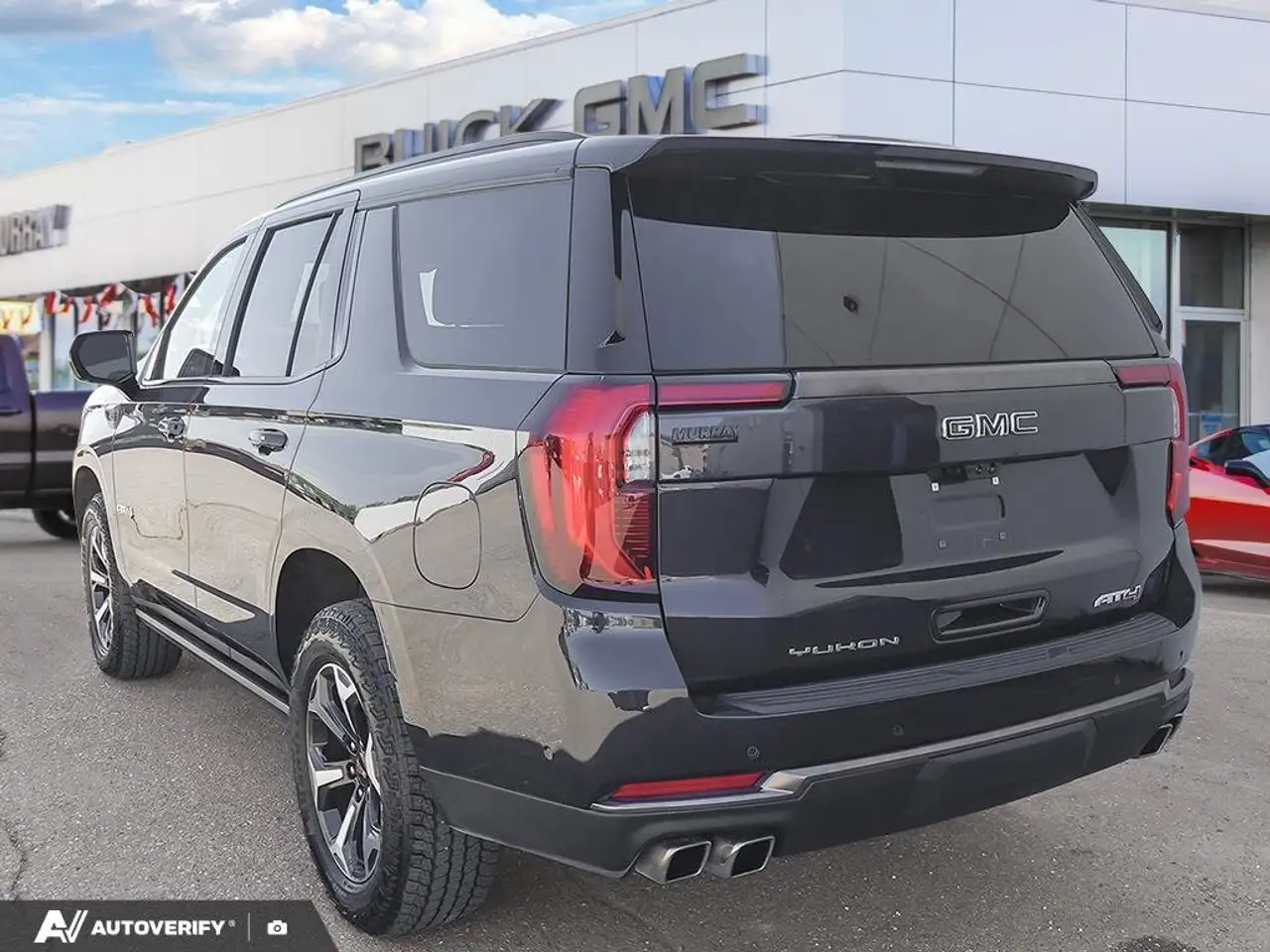 GMC Yukon снимка GMC Yukon