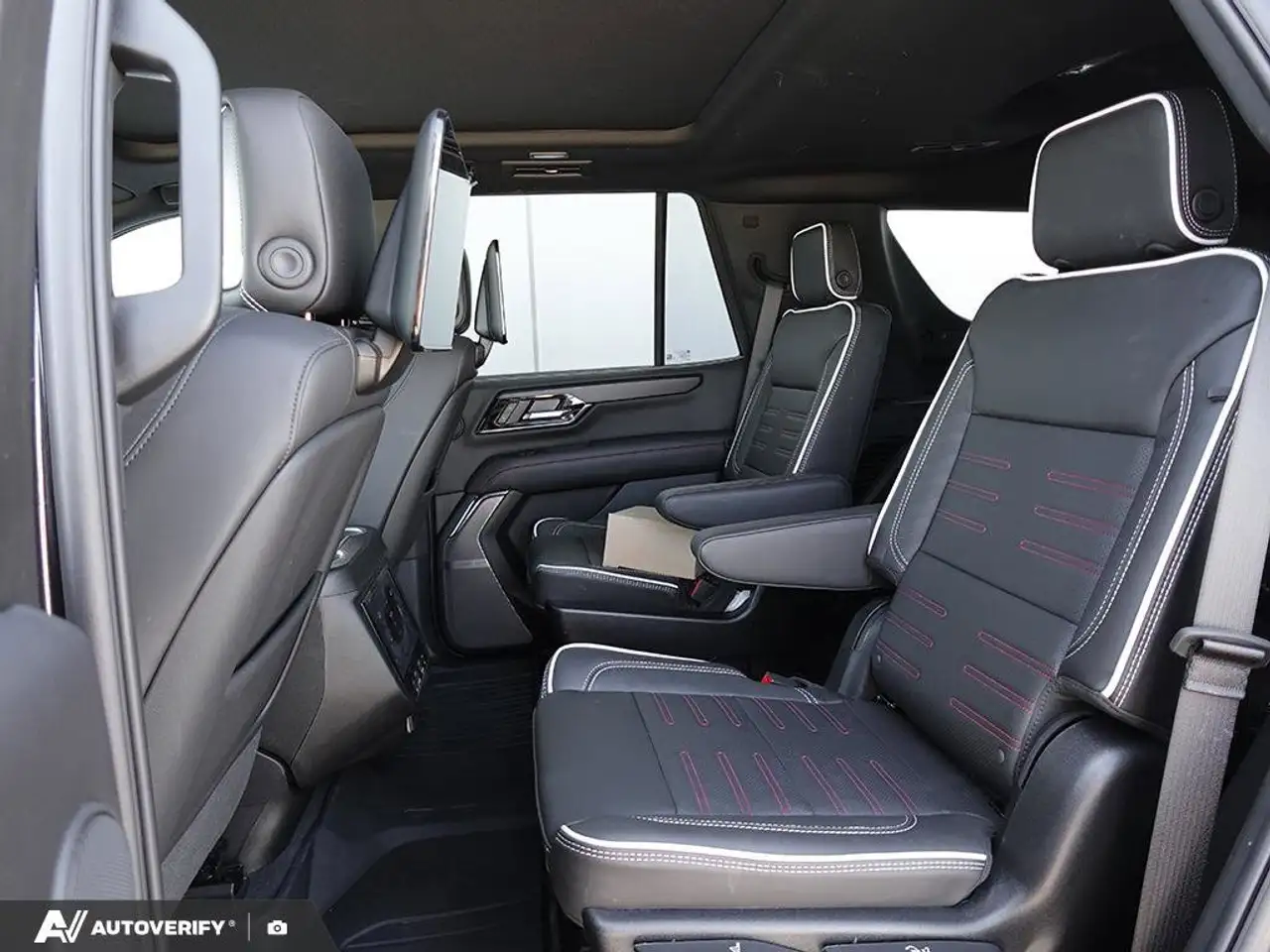 GMC Yukon снимка GMC Yukon