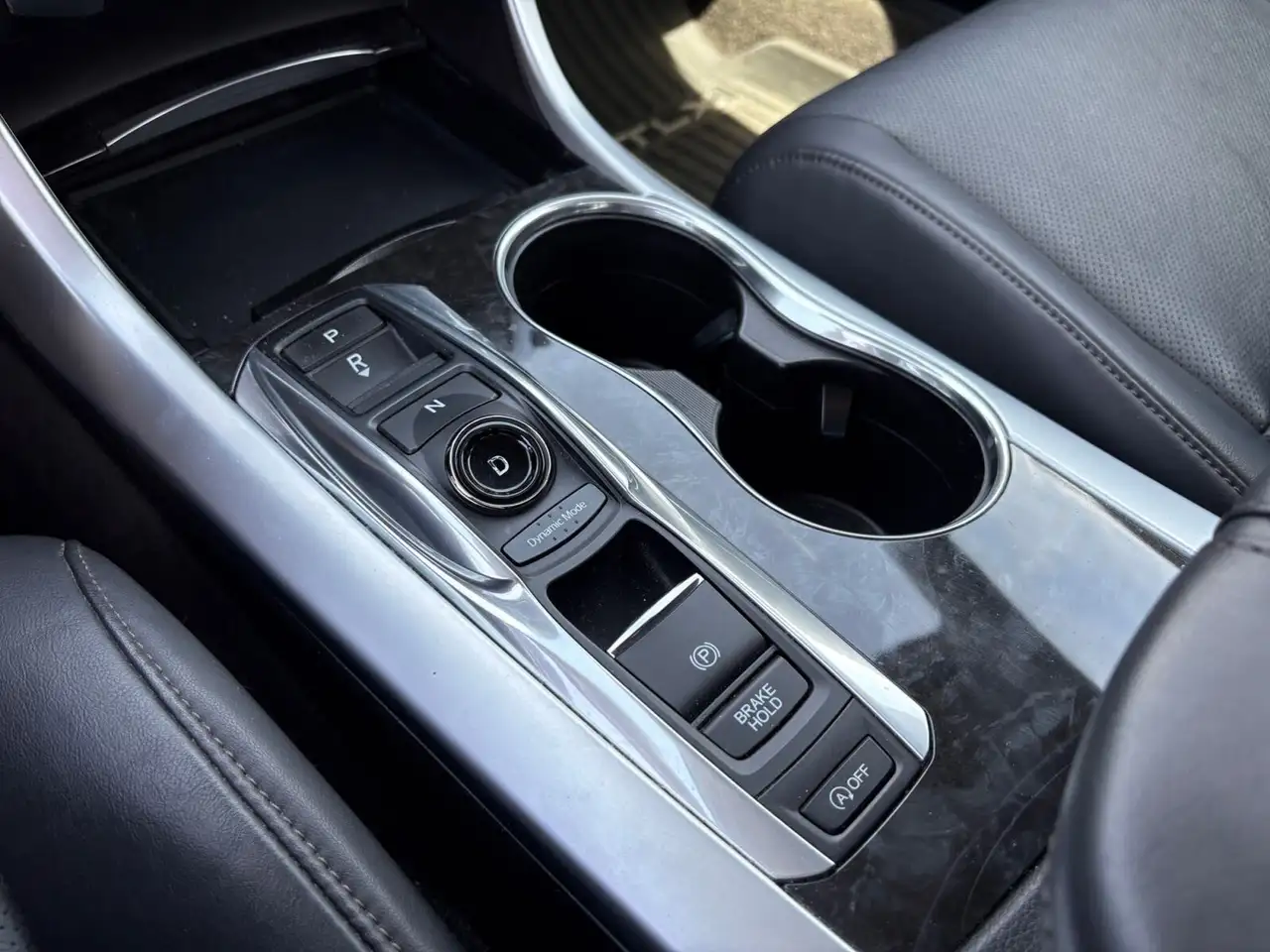 Acura TLX снимка Acura TLX